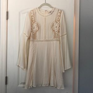 Forever 21 boho bell sleeve ivory dress M